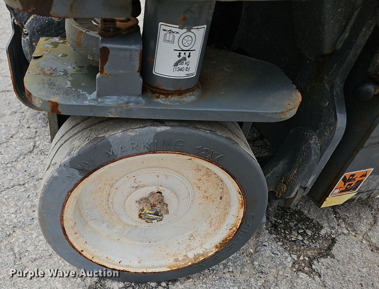 image for item NX9035 2023 Skyjack  SJ3219E scissor lift 