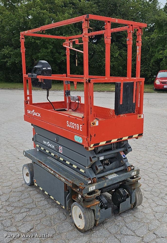 image for item NX9036 2023 Skyjack  SJ3219E scissor lift