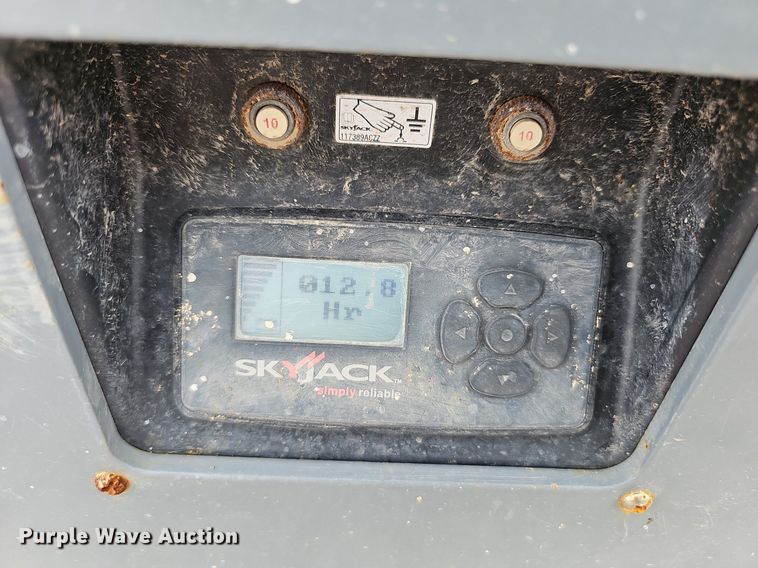 image for item NX9036 2023 Skyjack  SJ3219E scissor lift