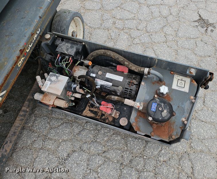 image for item NX9036 2023 Skyjack  SJ3219E scissor lift