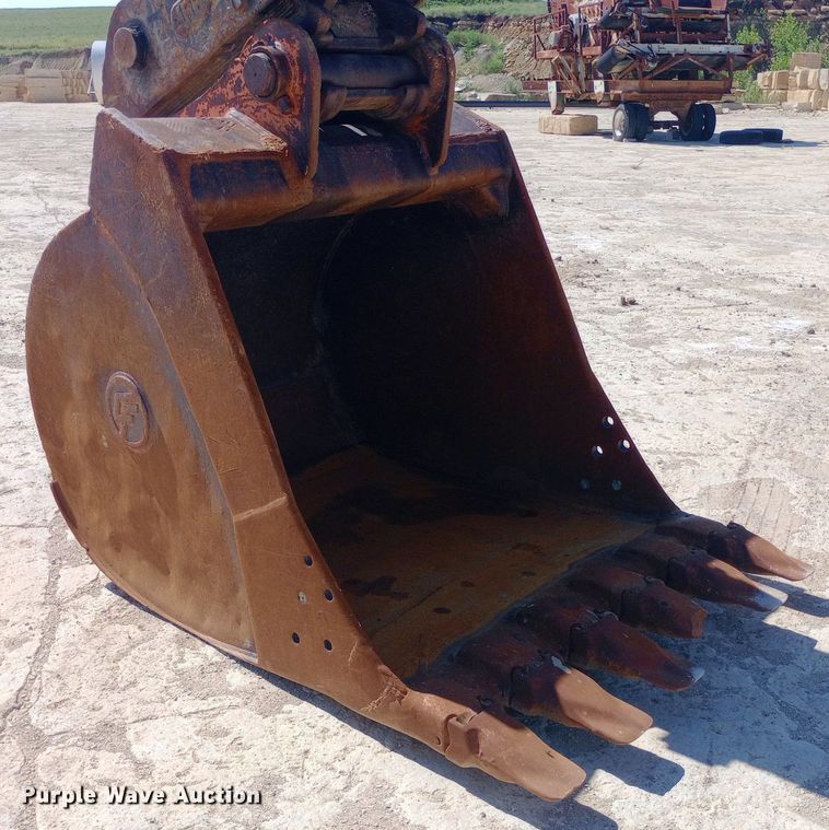 image for item NY9409 2002 Hitachi ZX330LC excavator