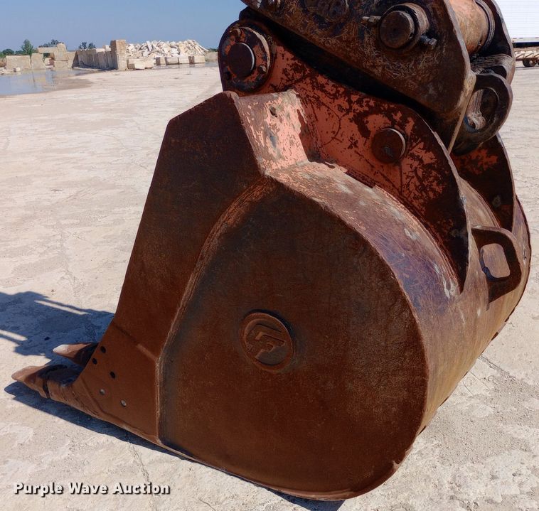 image for item NY9409 2002 Hitachi ZX330LC excavator