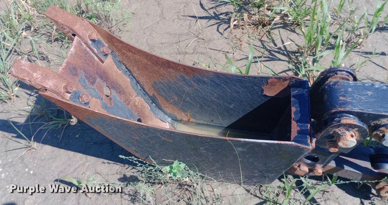 image for item NY9410 Skid steer backhoe