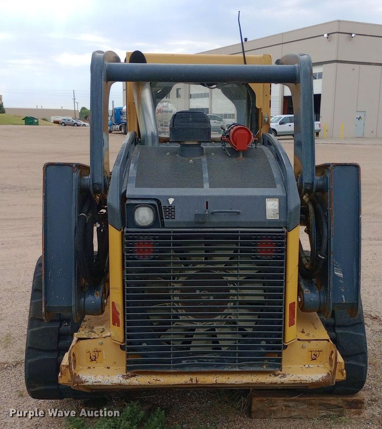 image for item NY9421 2015 John Deere 333E skid steer loader