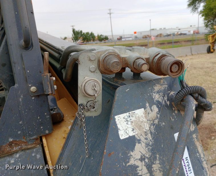 image for item NY9421 2015 John Deere 333E skid steer loader