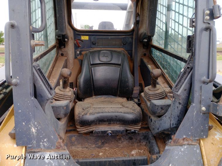 image for item NY9421 2015 John Deere 333E skid steer loader