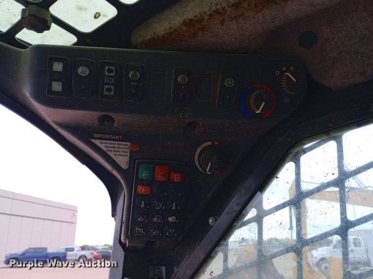 image for item NY9421 2015 John Deere 333E skid steer loader