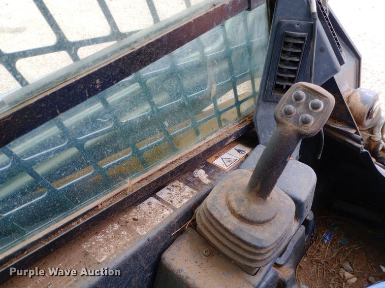 image for item NY9421 2015 John Deere 333E skid steer loader