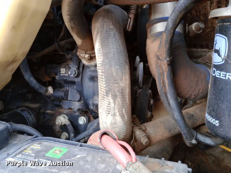 image for item NY9421 2015 John Deere 333E skid steer loader