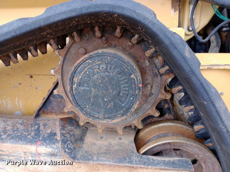 image for item NY9421 2015 John Deere 333E skid steer loader