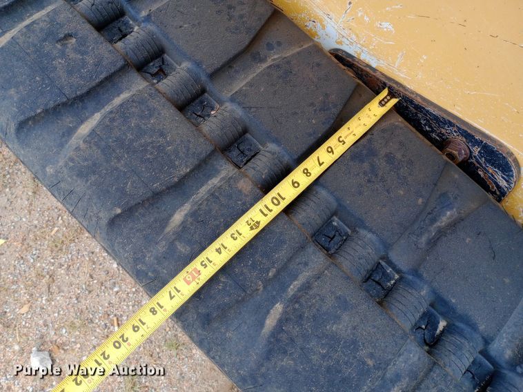 image for item NY9421 2015 John Deere 333E skid steer loader