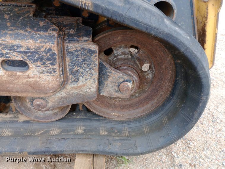 image for item NY9421 2015 John Deere 333E skid steer loader