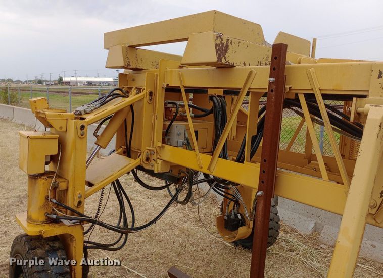 image for item NY9422 Gomaco GSI smoothness indicator