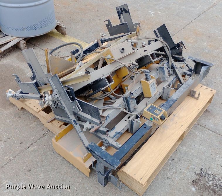 image for item NY9422 Gomaco GSI smoothness indicator