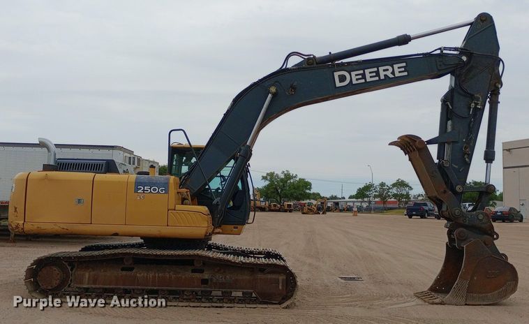 image for item NY9425 2014 John Deere 250G LC excavator