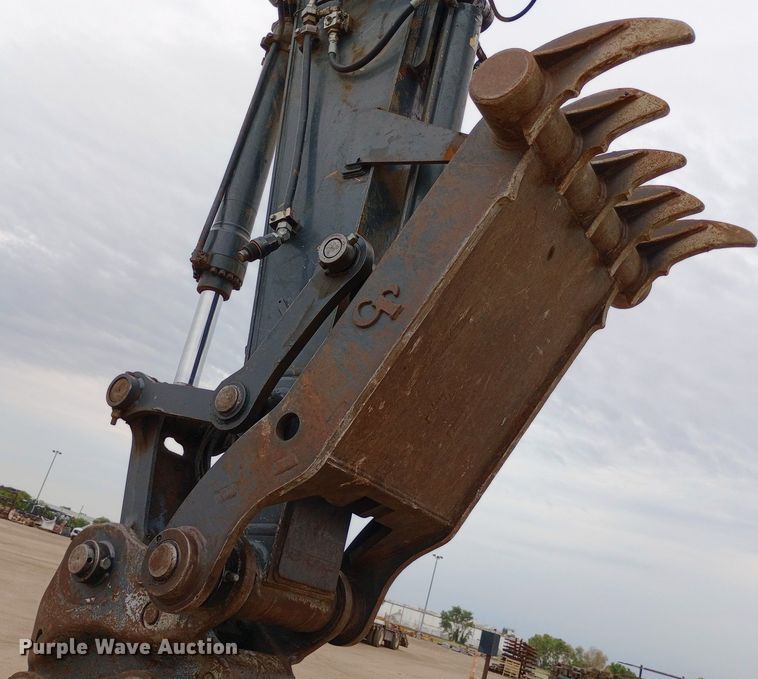 image for item NY9425 2014 John Deere 250G LC excavator