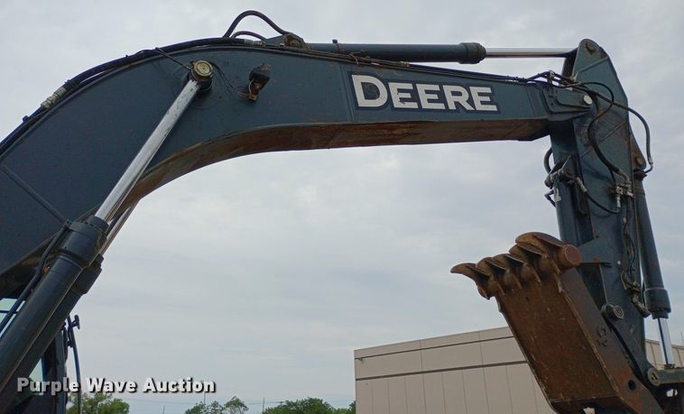 image for item NY9425 2014 John Deere 250G LC excavator