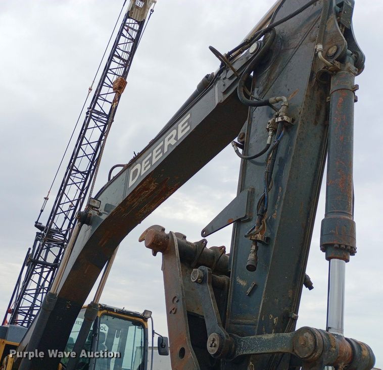 image for item NY9425 2014 John Deere 250G LC excavator