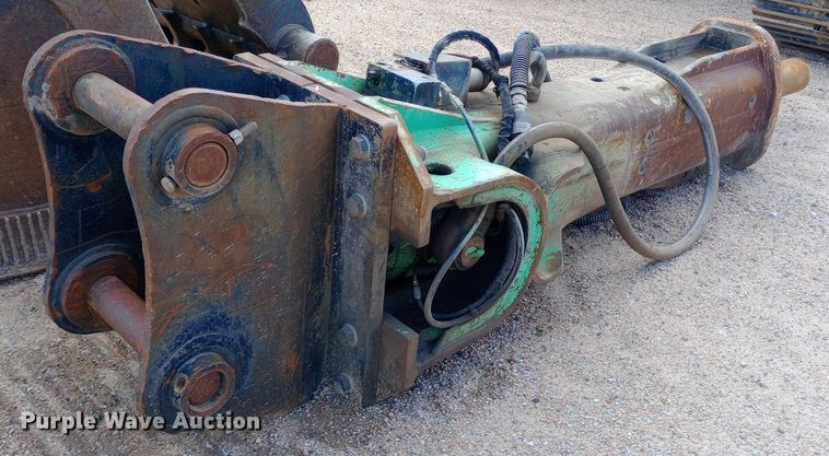 image for item NY9425 2014 John Deere 250G LC excavator