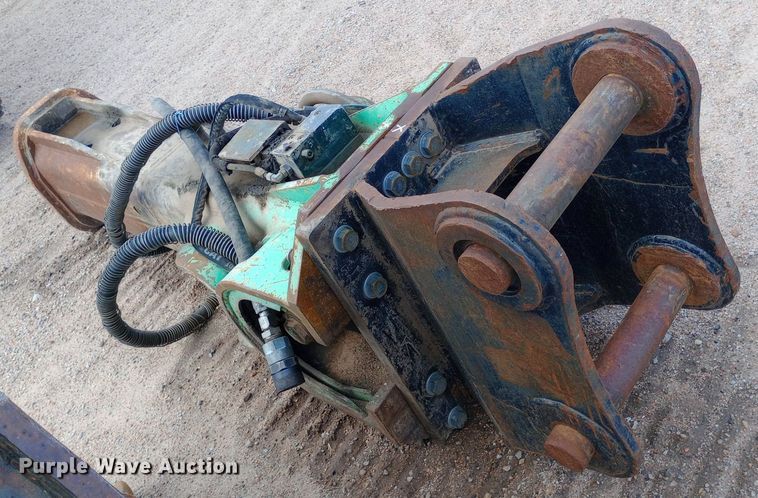 image for item NY9425 2014 John Deere 250G LC excavator