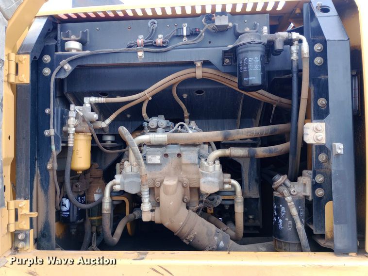 image for item NY9425 2014 John Deere 250G LC excavator