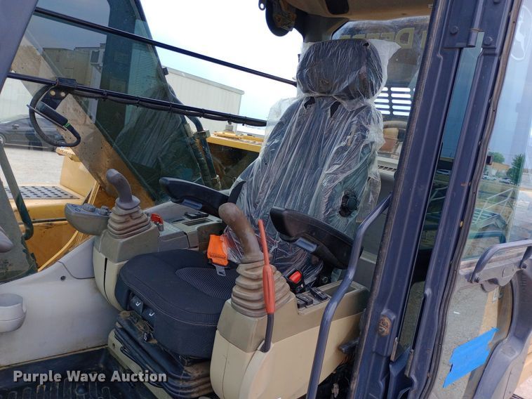 image for item NY9425 2014 John Deere 250G LC excavator