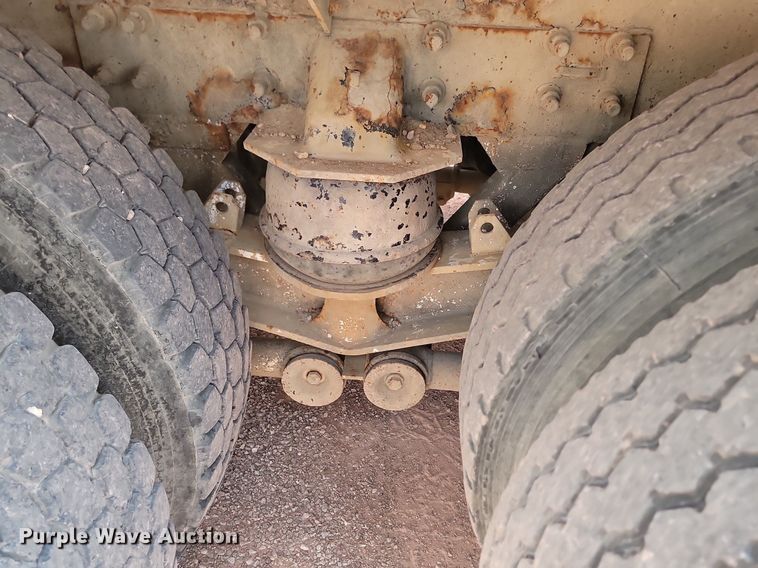 image for item OD9673 2004 Sterling  L9500 ready mix truck