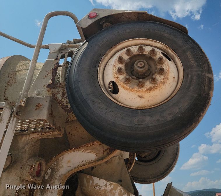 image for item OD9673 2004 Sterling  L9500 ready mix truck