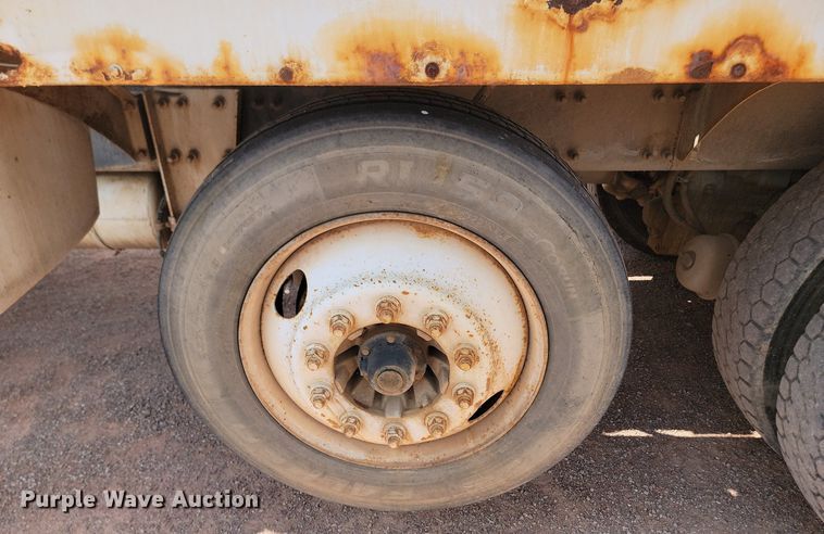 image for item OD9673 2004 Sterling  L9500 ready mix truck