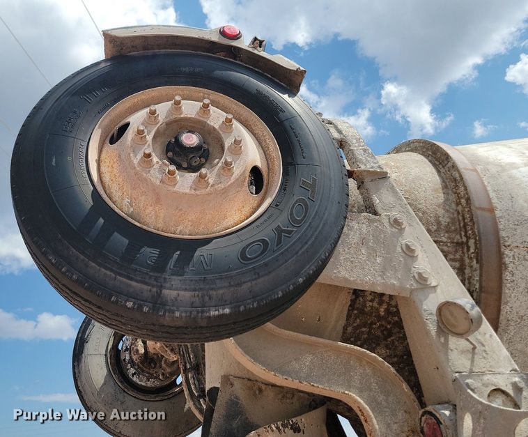 image for item OD9674 2001 Kenworth  W900 ready mix truck