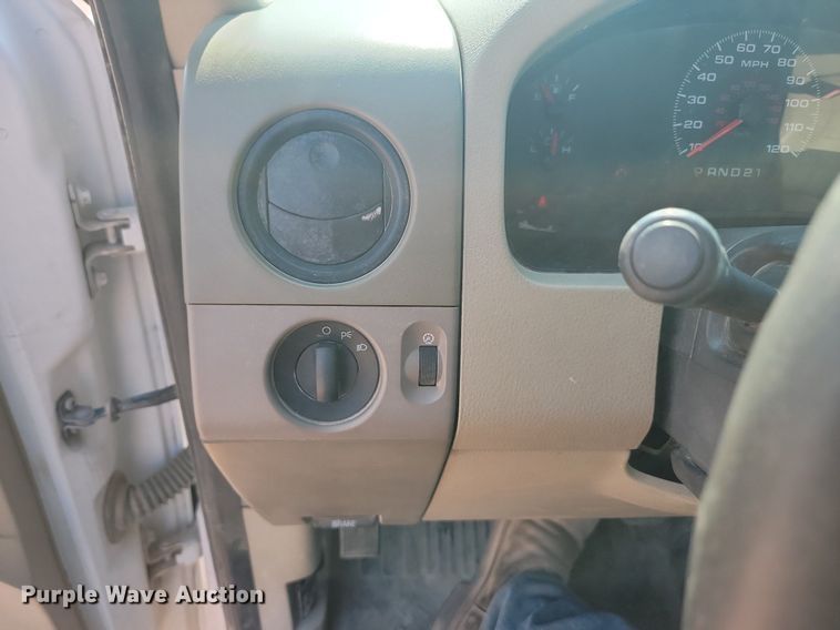 image for item OD9682 2006 Ford F150 pickup truck