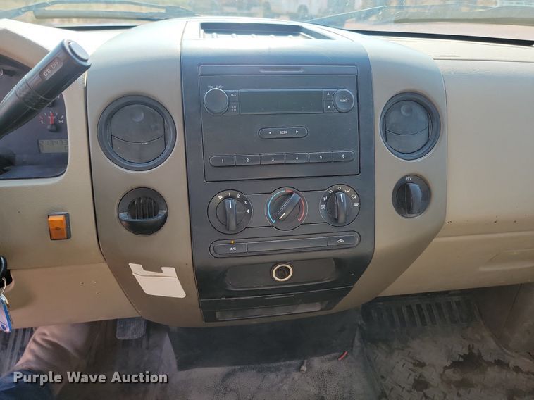 image for item OD9682 2006 Ford F150 pickup truck