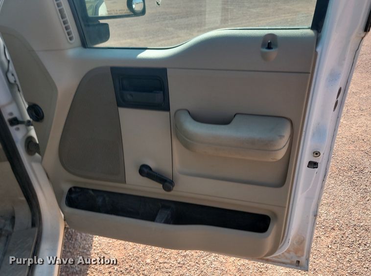 image for item OD9682 2006 Ford F150 pickup truck