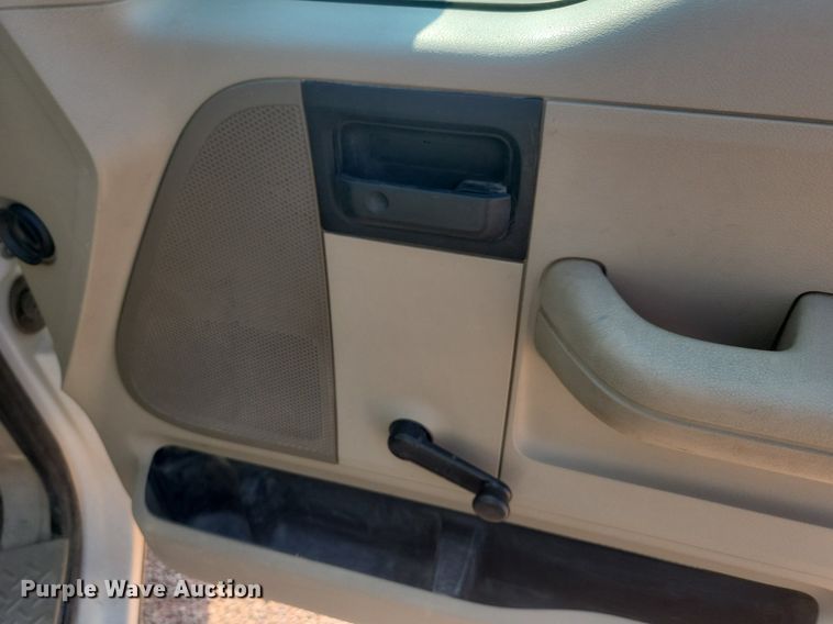 image for item OD9682 2006 Ford F150 pickup truck