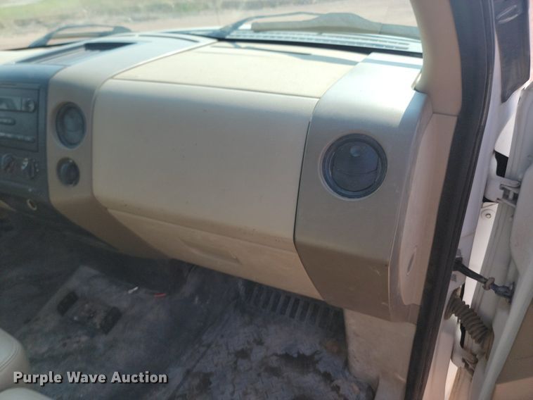 image for item OD9682 2006 Ford F150 pickup truck