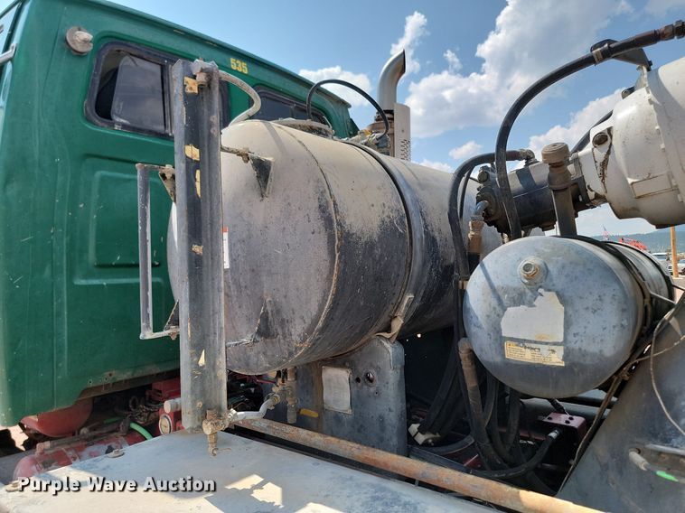 image for item OD9683 2003 Sterling  L9500 ready mix truck