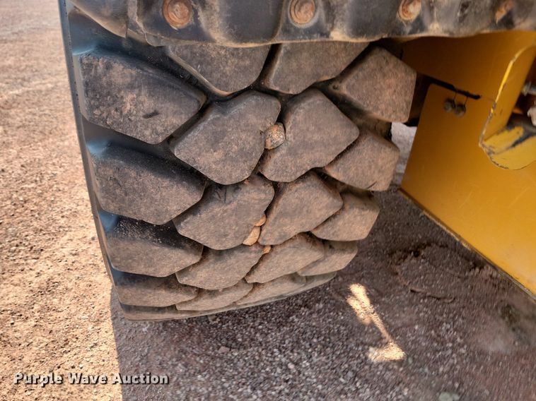 image for item OD9685 2012 John Deere 744K wheel loader