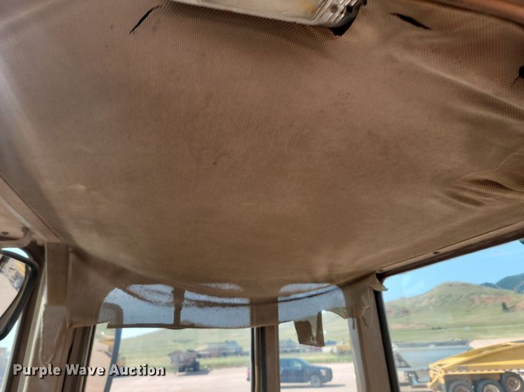 image for item OD9686 1985 Caterpillar 936 wheel loader