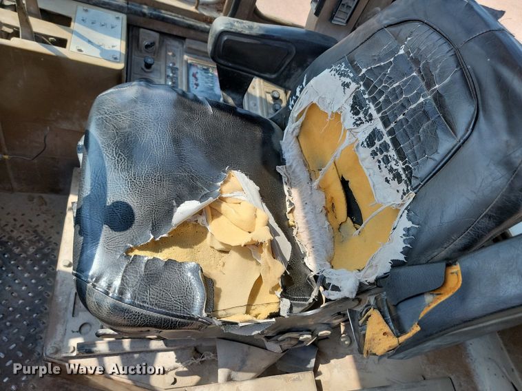 image for item OD9686 1985 Caterpillar 936 wheel loader