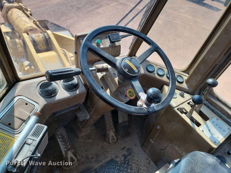 image for item OD9686 1985 Caterpillar 936 wheel loader