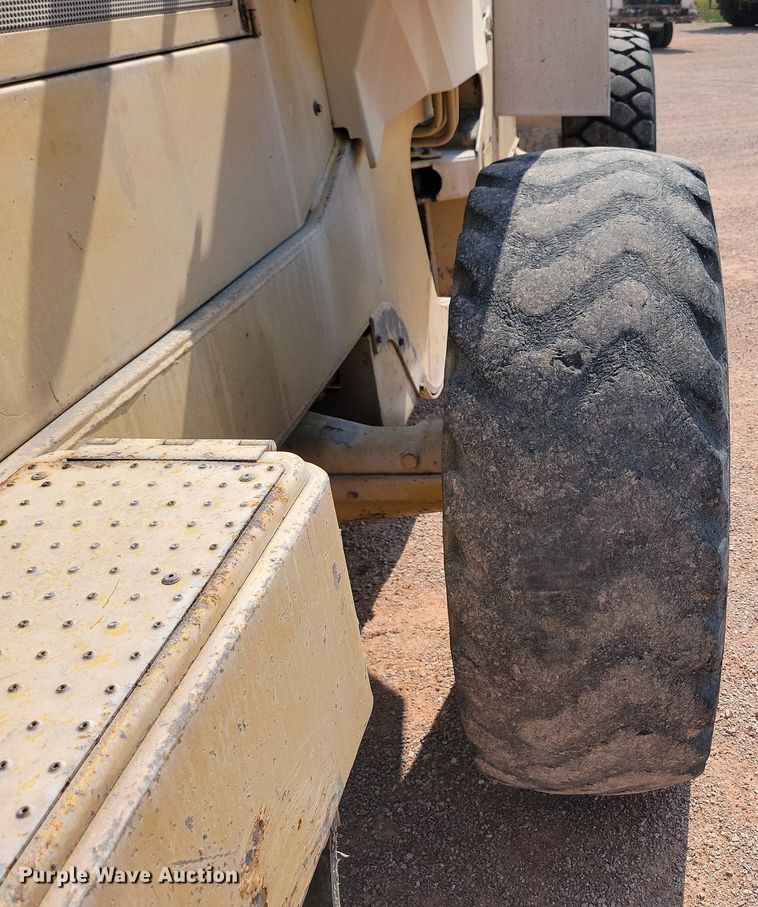 image for item OD9686 1985 Caterpillar 936 wheel loader