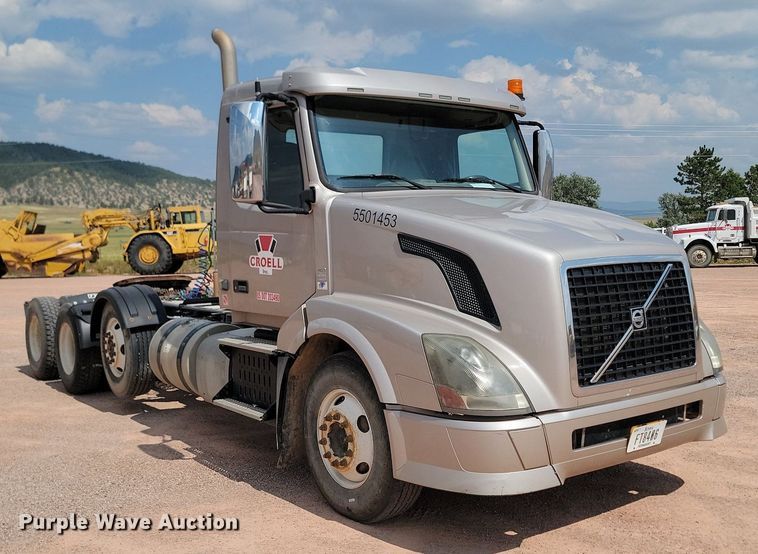 image for item OD9688 2014 Volvo  VNL semi truck