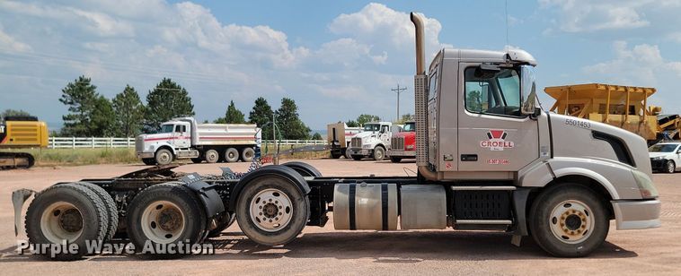 image for item OD9688 2014 Volvo  VNL semi truck