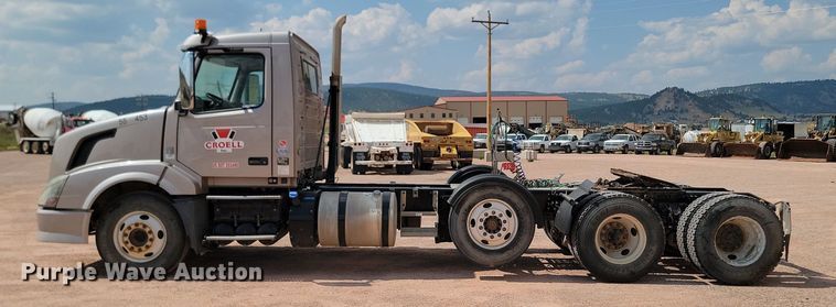 image for item OD9688 2014 Volvo  VNL semi truck