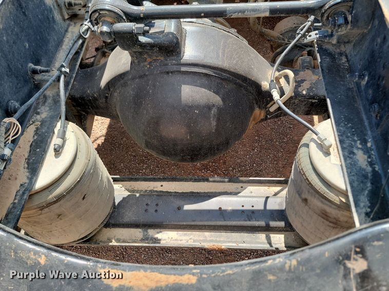 image for item OD9688 2014 Volvo  VNL semi truck