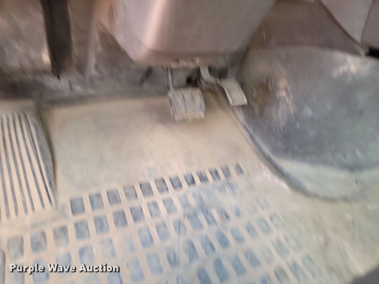 image for item OD9688 2014 Volvo  VNL semi truck