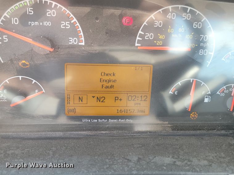 image for item OD9688 2014 Volvo  VNL semi truck