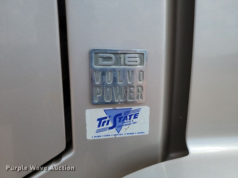 image for item OD9688 2014 Volvo  VNL semi truck