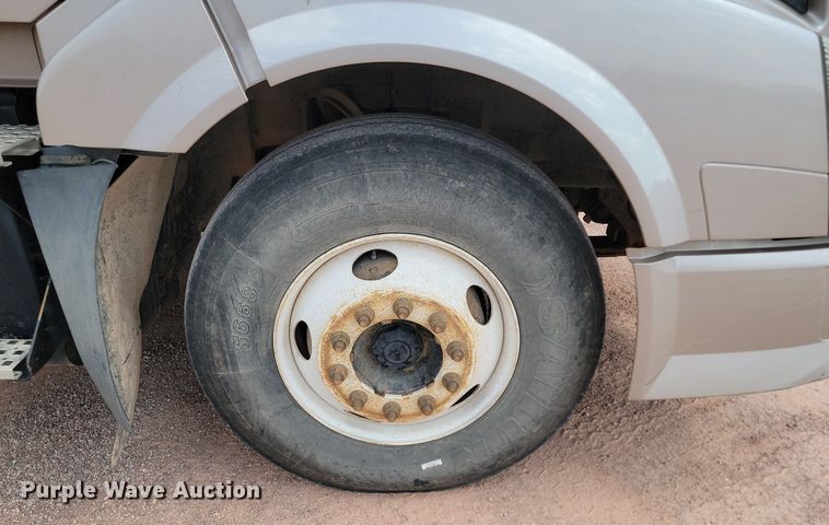 image for item OD9688 2014 Volvo  VNL semi truck