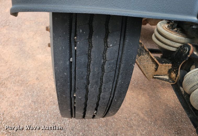 image for item OD9688 2014 Volvo  VNL semi truck